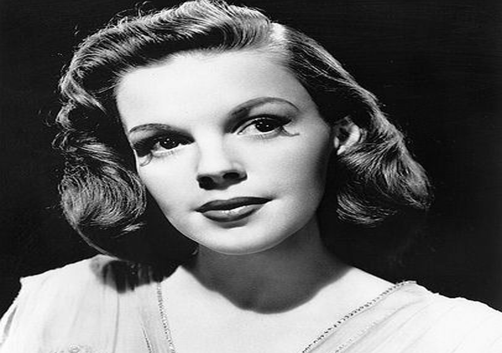 Judy Garland - Have Yourself a Merry Little Christmas (1944)