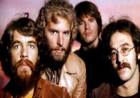 Creedence Clearwater Revival - Bad Moon Rising (1969)